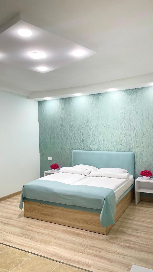 Santorini Hotel & Hostel エレバン エクステリア 写真