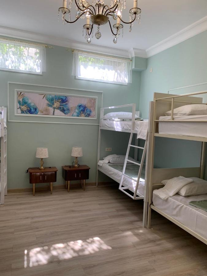 Santorini Hotel & Hostel エレバン エクステリア 写真