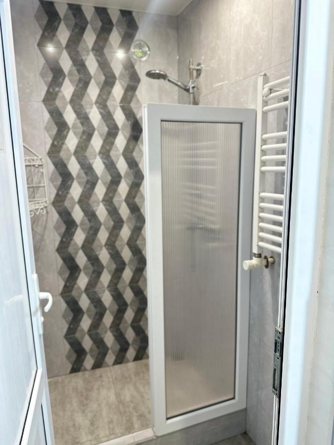 Santorini Hotel & Hostel エレバン エクステリア 写真