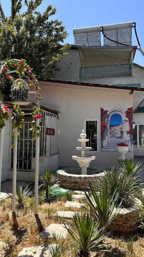 Santorini Hotel & Hostel エレバン エクステリア 写真