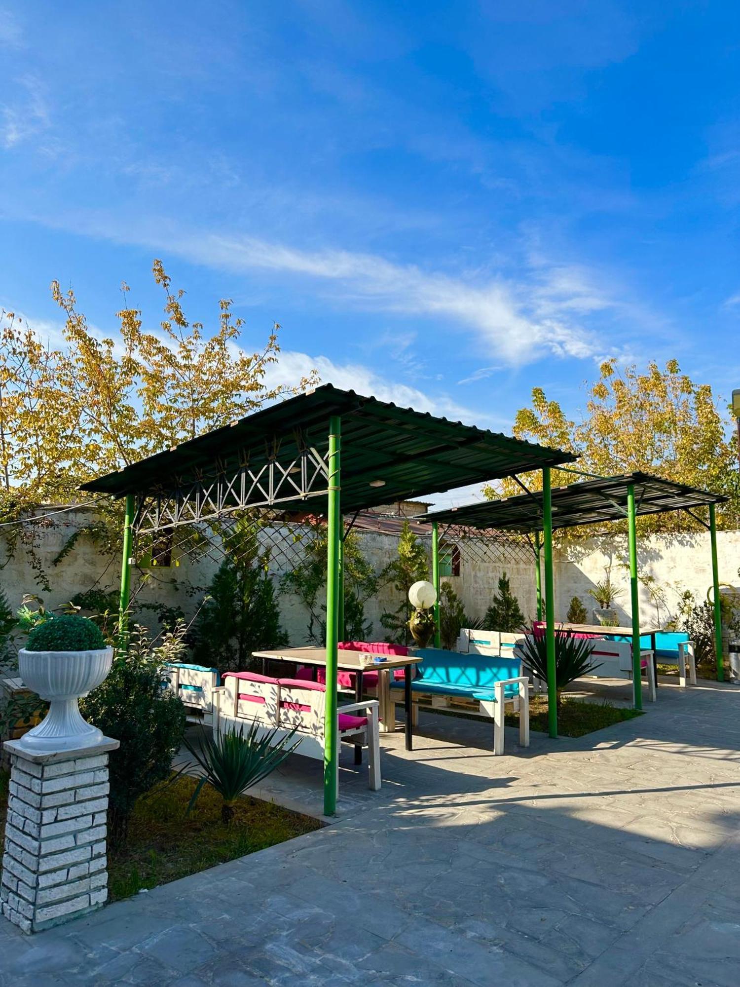 Santorini Hotel & Hostel エレバン エクステリア 写真