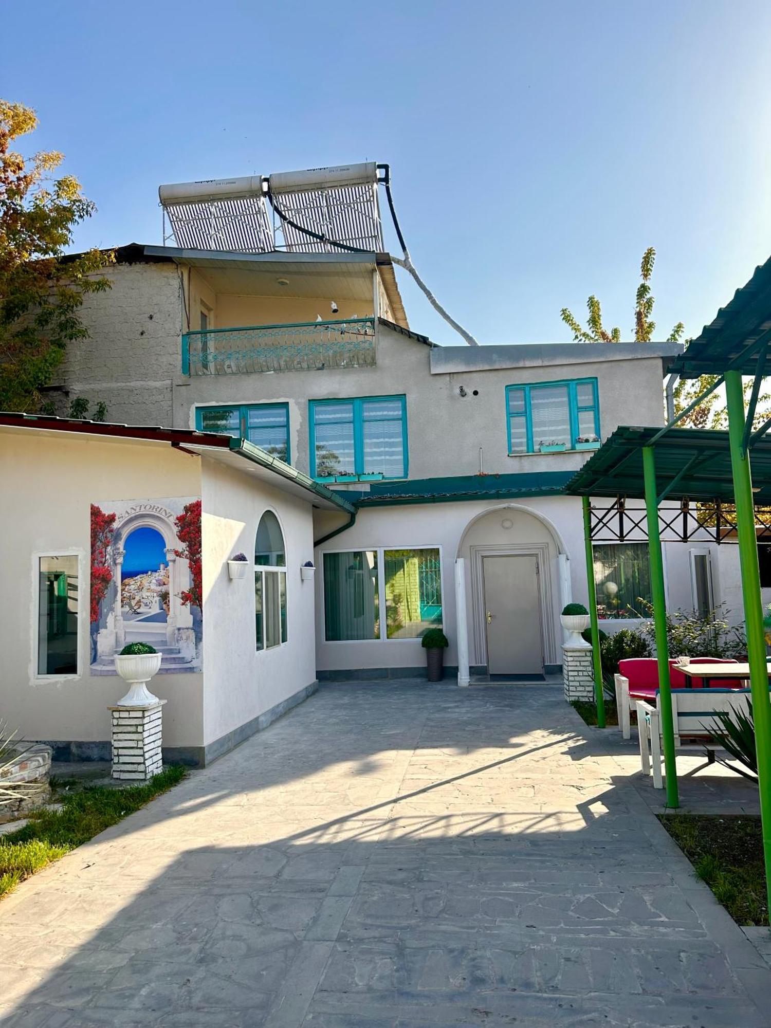 Santorini Hotel & Hostel エレバン エクステリア 写真