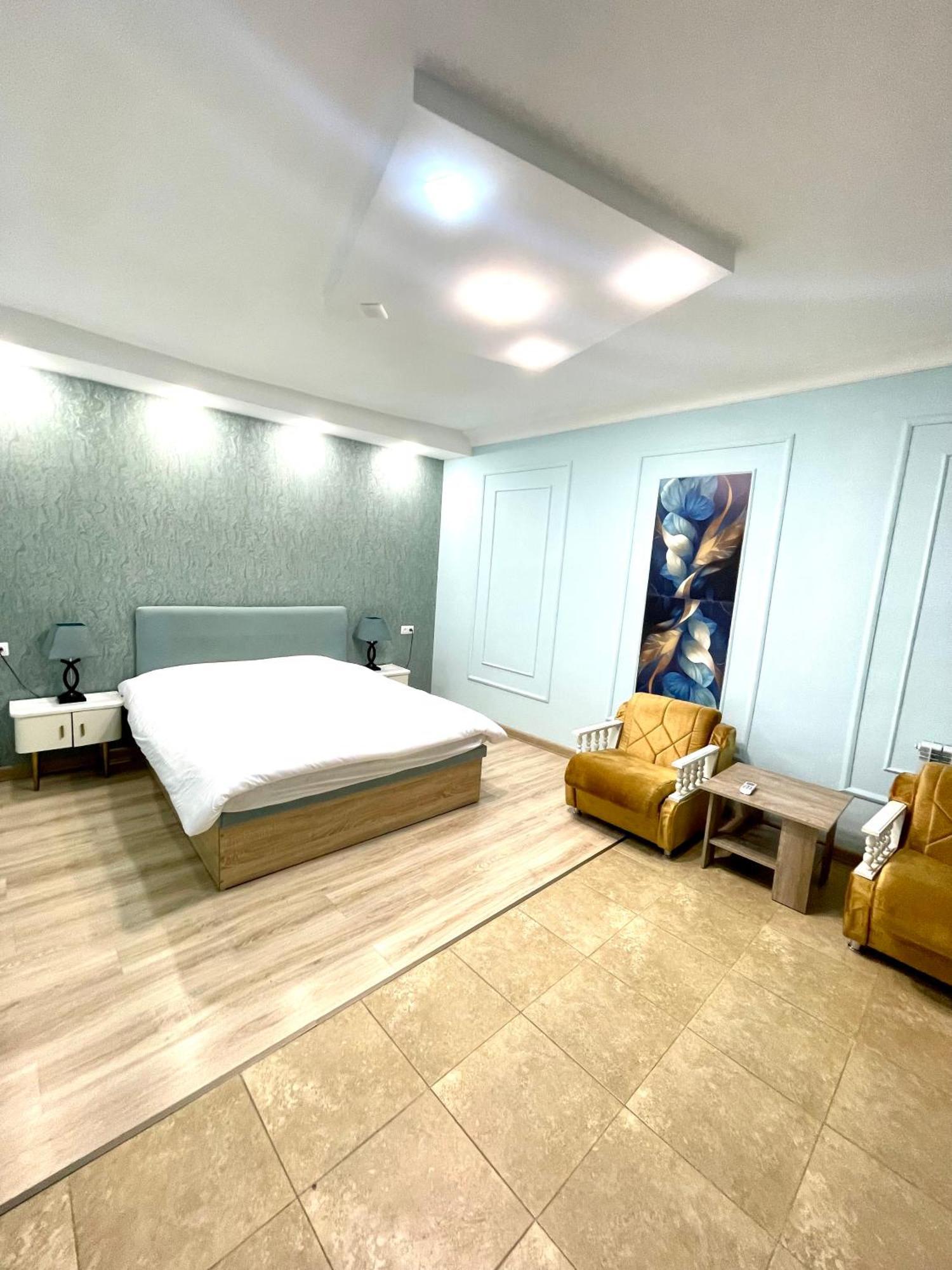 Santorini Hotel & Hostel エレバン エクステリア 写真