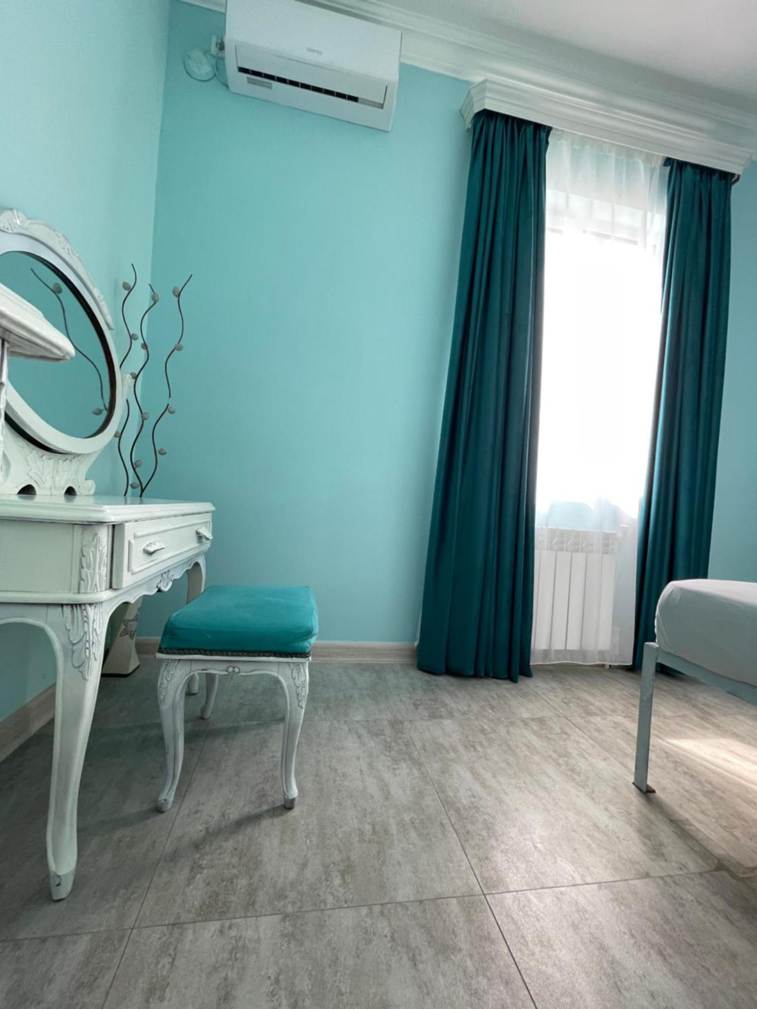 Santorini Hotel & Hostel エレバン エクステリア 写真