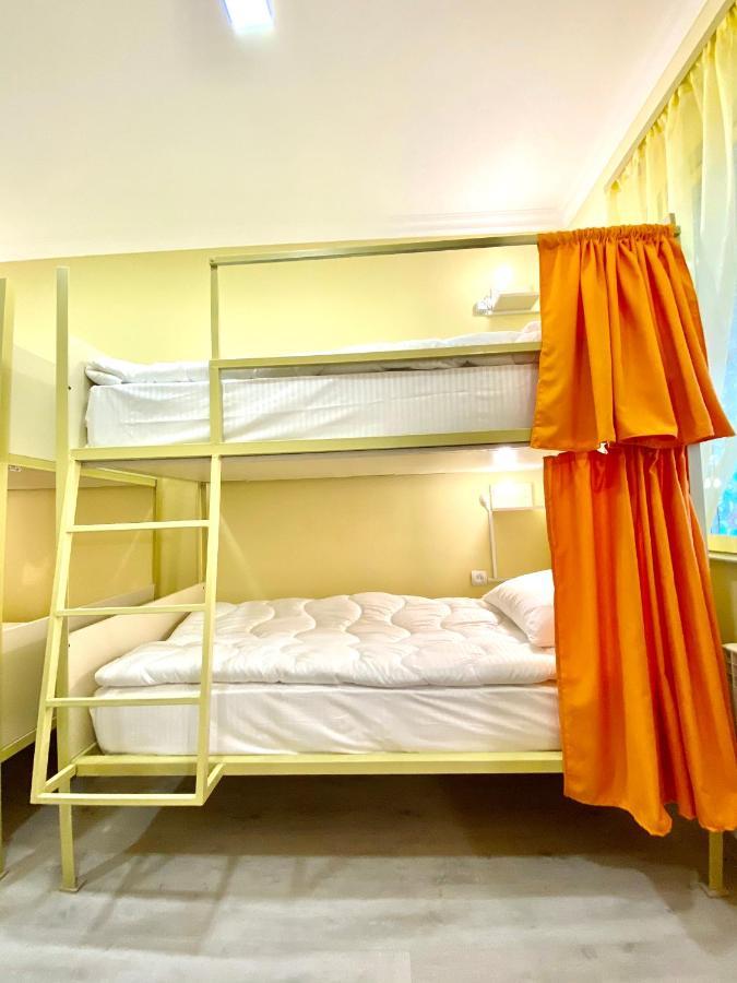 Santorini Hotel & Hostel エレバン エクステリア 写真