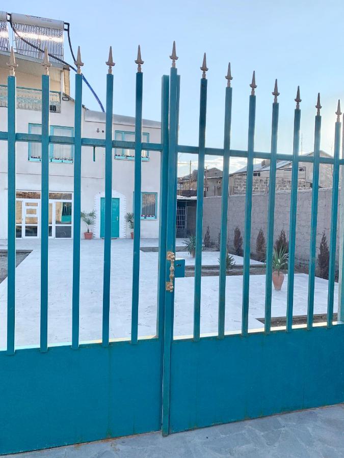 Santorini Hotel & Hostel エレバン エクステリア 写真